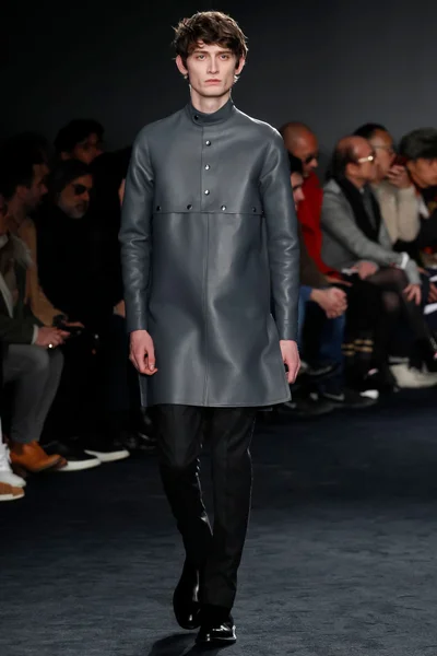 Look 24